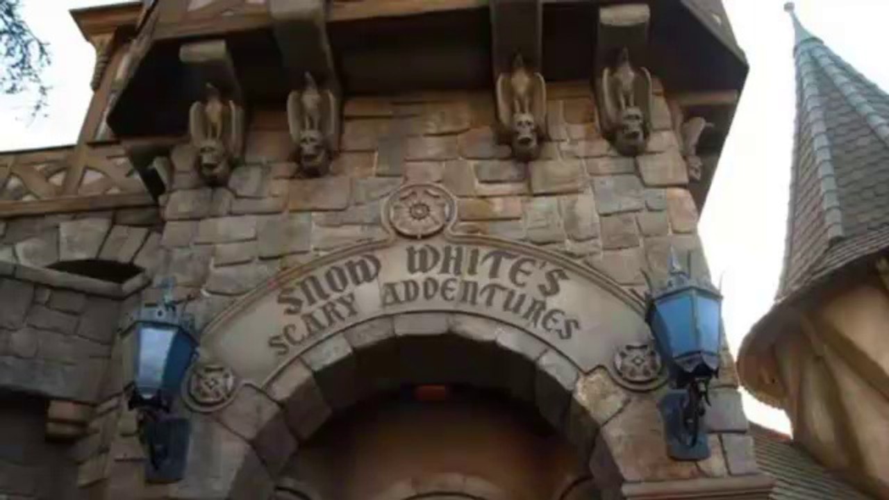 Snow White's Scary Adventures Ride - Disney Land