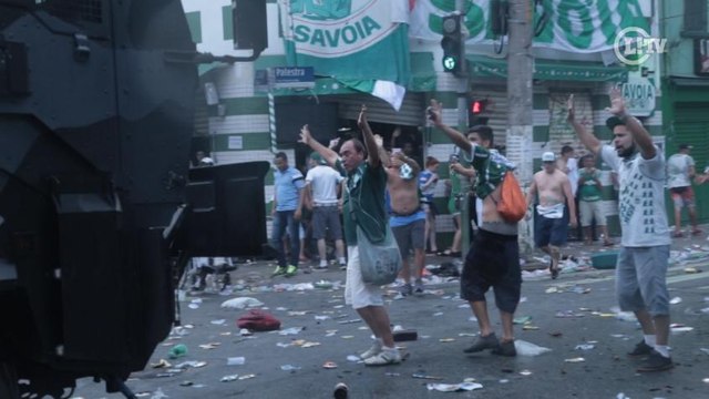 Arredores do Allianz viram praça de guerra e palmeirenses culpam Nobre