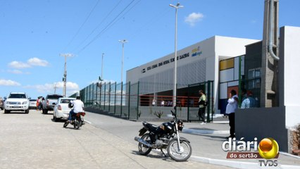Governador inaugura Escola Técnica de Cajazeiras-PB