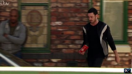 Tony Coronation Street fight scenes (3)