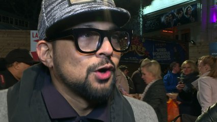 Sean Paul does BEST Usain Bolt impression at world premiere