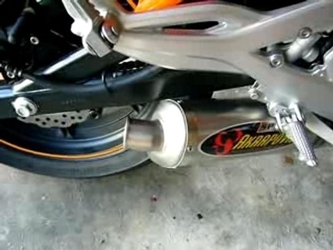 ER6N AKRA chicane modifiee