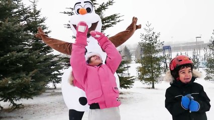 DISNEY FROZEN VIDEOS Giant Olaf Playground Family Fun Playtime Snow Days Kids Playing at the Park