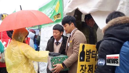 Seoul's candlelight protests from the ground