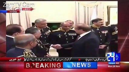 Anchor Played the Interesting Video of Qamar Bajwa While Shaking Hand
