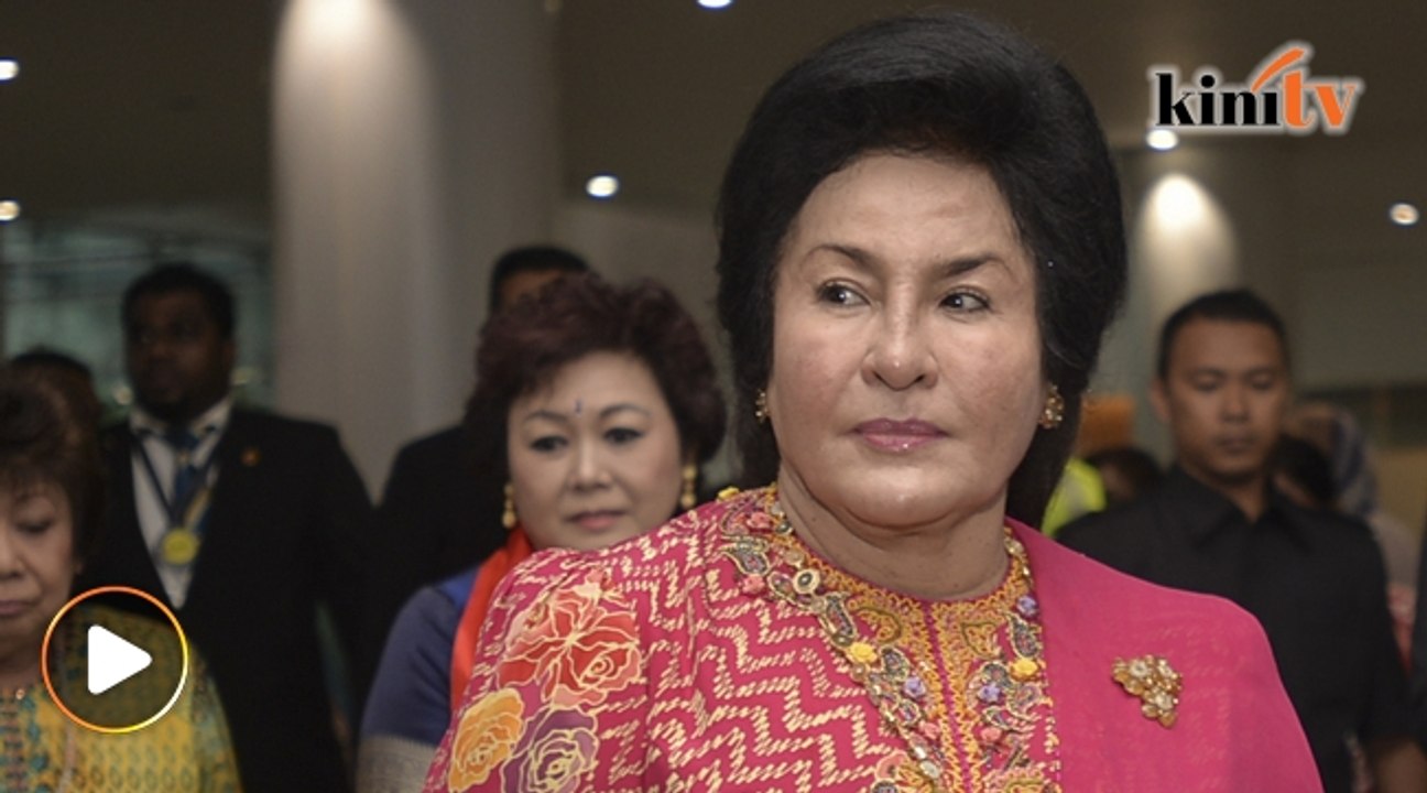 "Saya tak ada Facebook, kalau baca anda kena tipulah," kata Rosmah