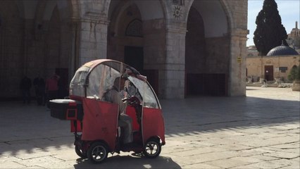 القدس- مسنون بالسيارات الكهربائية في الأقصى