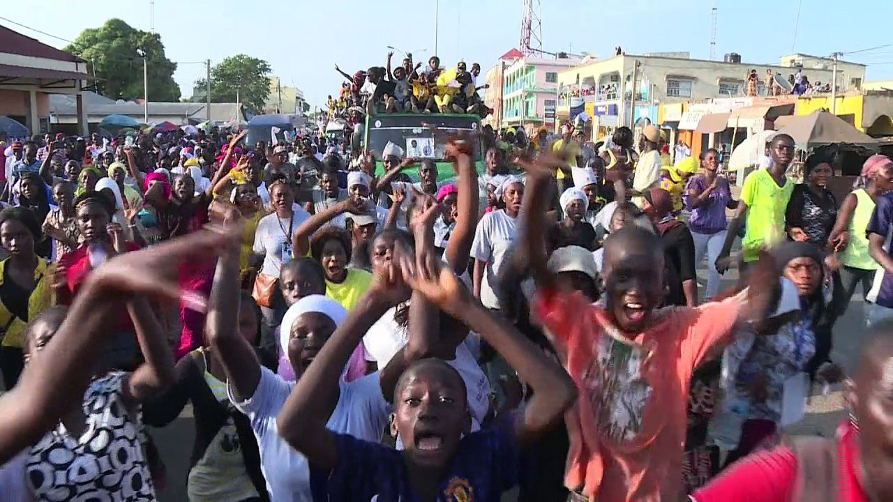 Présidentielle en Gambie: Yahya Jammeh menacé aux urnes