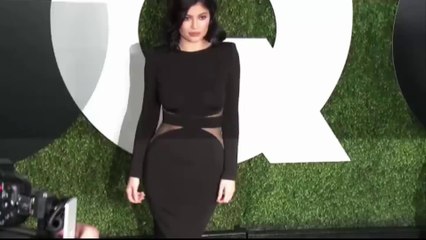 Kylie Jenner flashes massive diamond ring