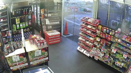 Un employé fait fuir un braqueur ... avec des bonbons  !!