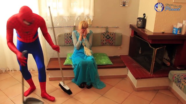 Frozen Elsa Cries! w/ Spiderman & Pink Spidergirl ★ Superheroes Fun IRL :)