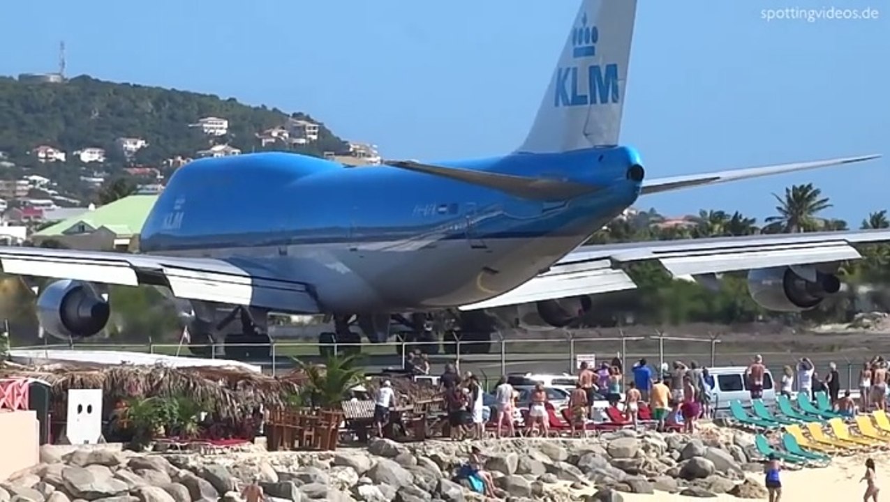 Boeing 747 Extreme Jet Blast Blowing People Away At Maho Beach, St. Maarten