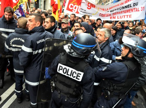 Toulouse : tensions lors d'une manif de fonctionnaires contre l'austérité