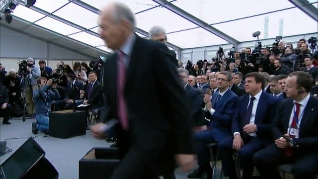 L'arche de confinement sur le réacteur de Tchernobyl est mise en place pour une centaine d'années