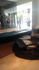 Taxistas destroem estande da Uber no Santos Dumont