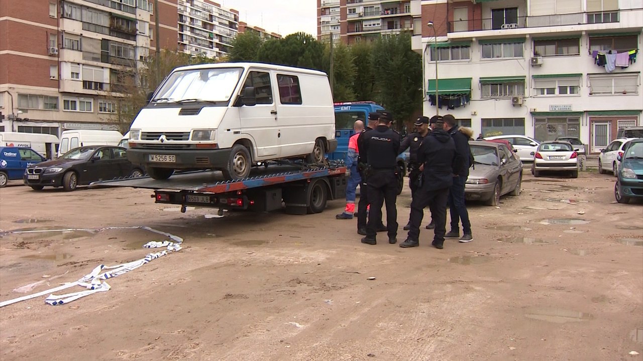 Mueren dos hermanos en furgoneta intoxicados por estufa