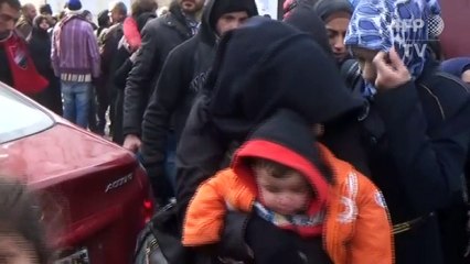 Syrie: des civils fuient l'assaut du régime à Alep-Est