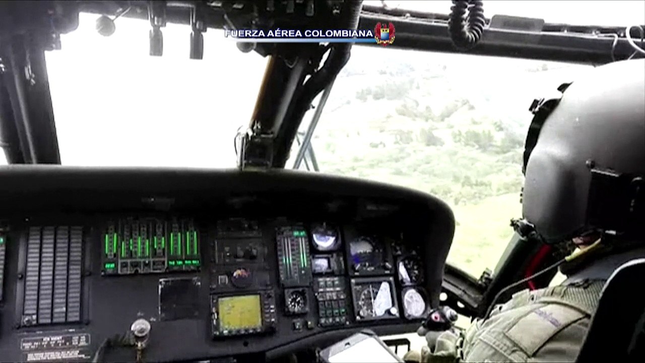 Colombian air force recovers bodies after plane crash