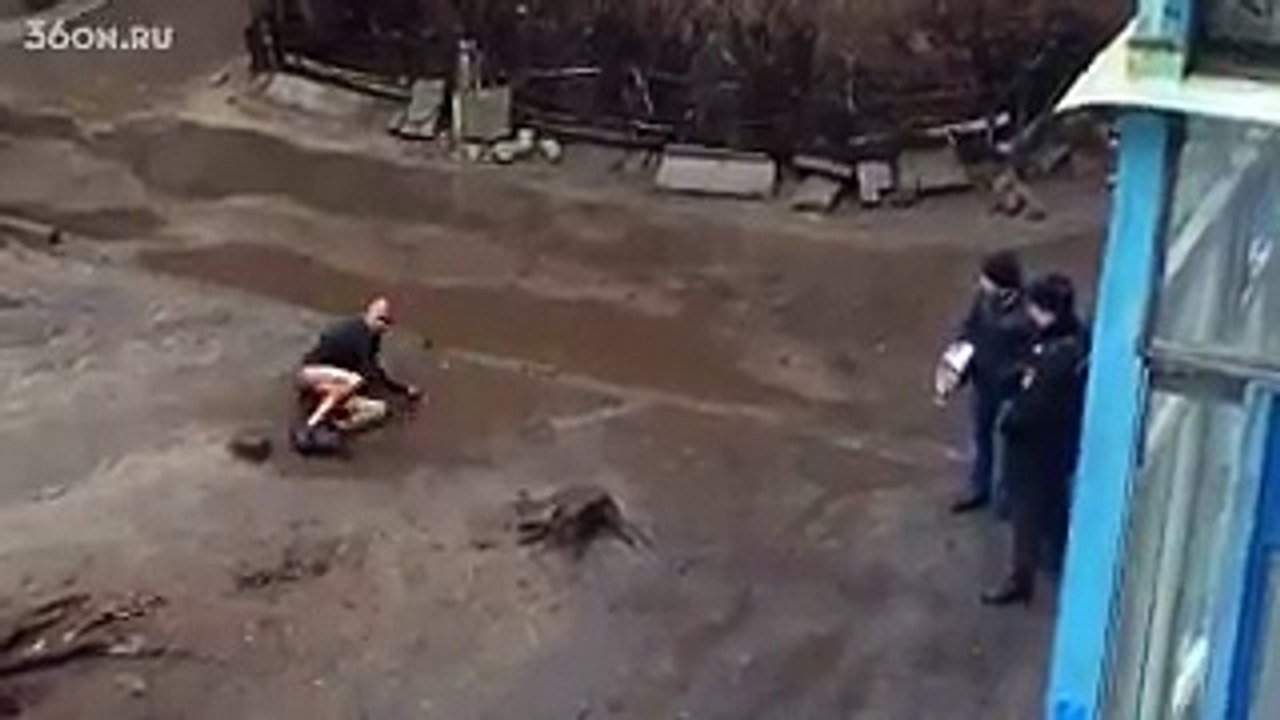А где ему ещё помыться в этой россии?