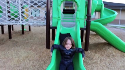 Spiderman vs Superman  DEATH BATTLE- In Real Life - kids Superhero Fight!