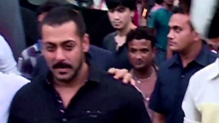 Salman Khan and Shah Rukh Khan Late Night Party!