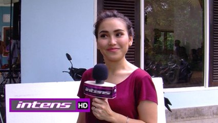 Download Video: Sibuk Syuting, Ayu Ting Ting Ditemani Ibunda - Intens 30 November 2016