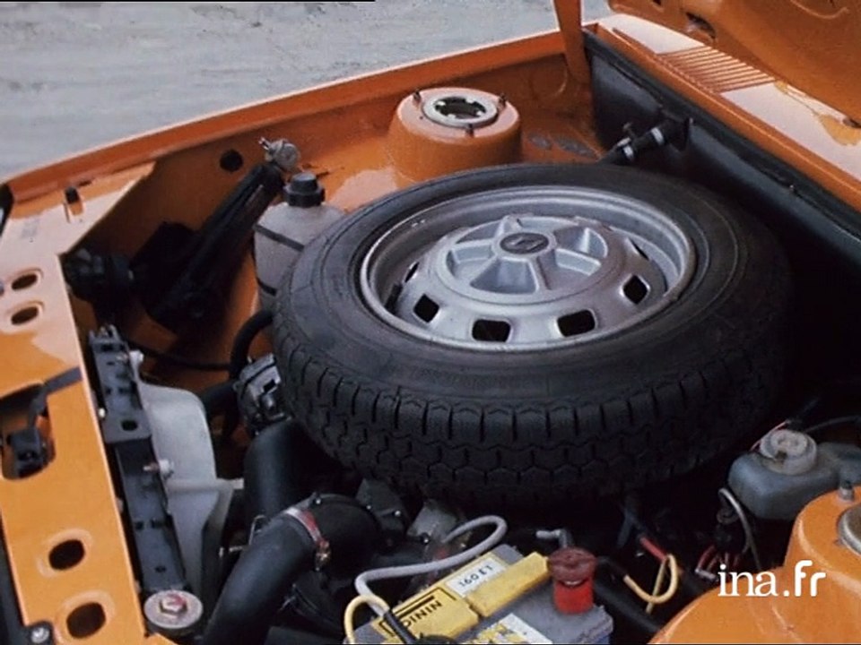 Essai auto la Renault 14 - Vidéo Ina.fr