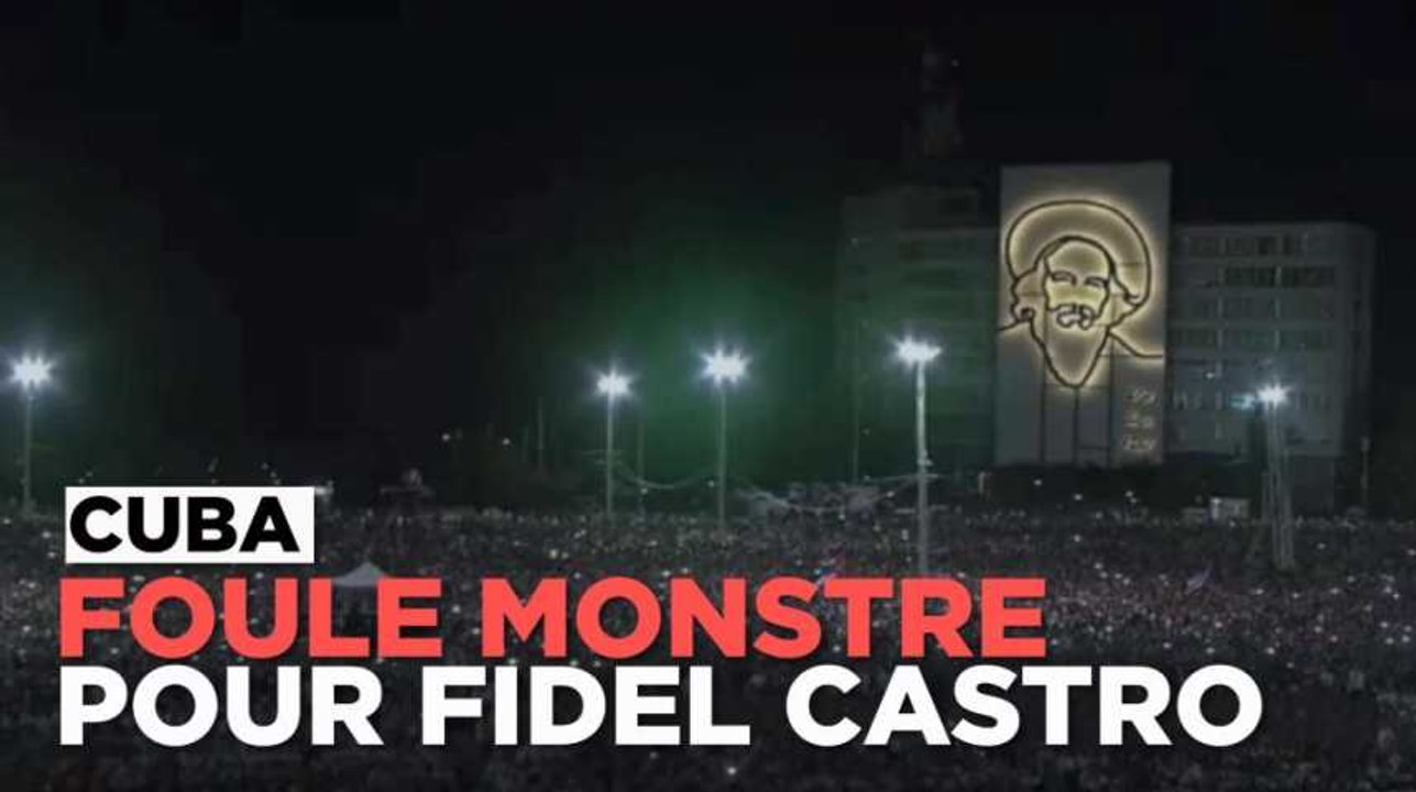 Un foule immense rend hommage à Fidel Castro à La Havane