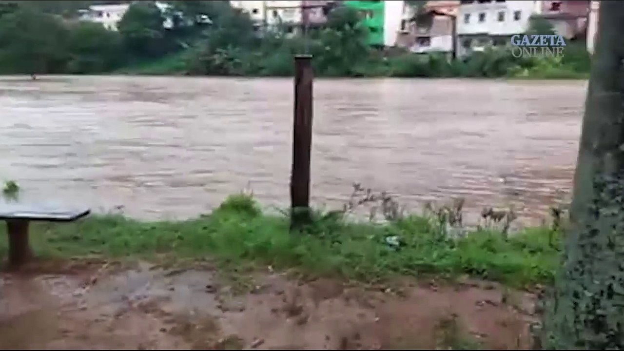 Rio transborda em Ibitirama