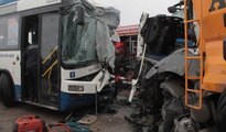Ankara'da belediye otobüsü ile kampyon çarpıştı: Çok sayıda yaralı var