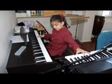 Hem Görme Engelli Hem Otistik Piyano Dehası Küçük Kız