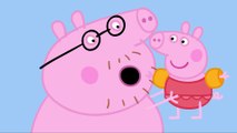 Peppa Pig - Paddling In The Sea (clip)