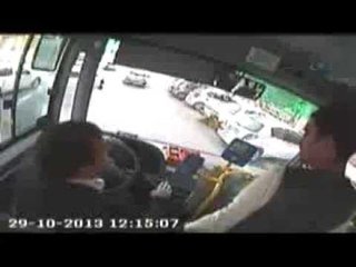 Otobüs şoförünü böyle dövdüler