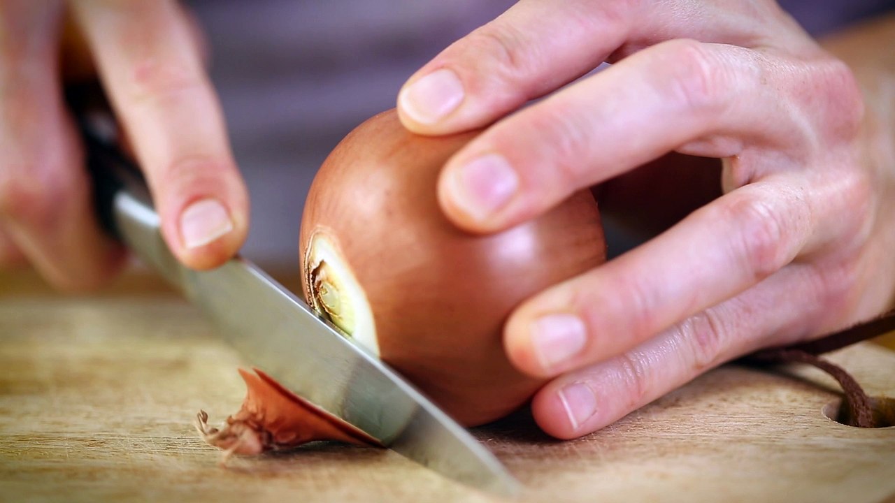 Découper des oignons, les bons gestes