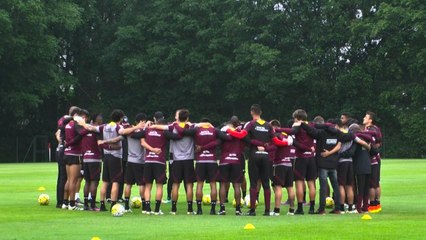 Download Video: São Paulo faz minuto de silêncio pela Chape antes do treino