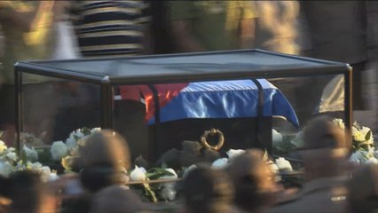 Las cenizas de Fidel Castro emprenden viaje desde La Habana hasta Santiago de Cuba
