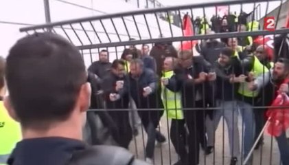 «Chemises arrachées» : prison avec sursis pour trois anciens salariés d'Air France