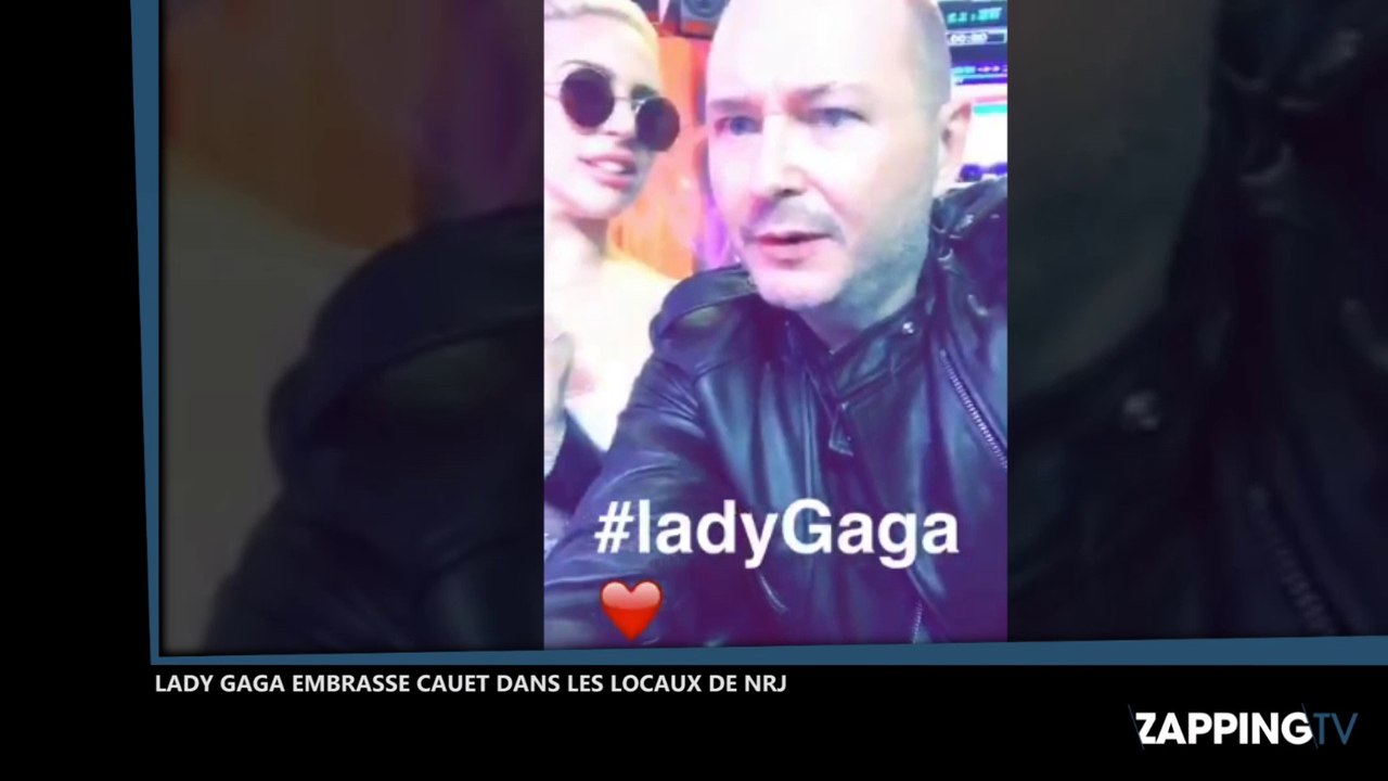 Cauet et Lady Gaga : Leur tendre baiser avant le défilé Victoria's Secret, la vidéo buzz