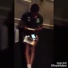 SeRIE A  O momento que Thiaguinho descobriu que seria pai A felicidade dos companheiros junto ea ele