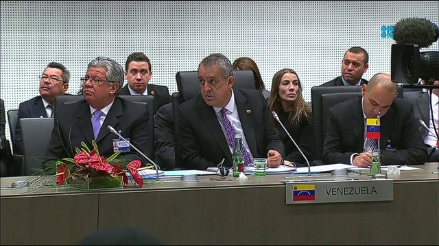 La OPEP acuerda la primera rebaja de la producción de petróleo en ocho años