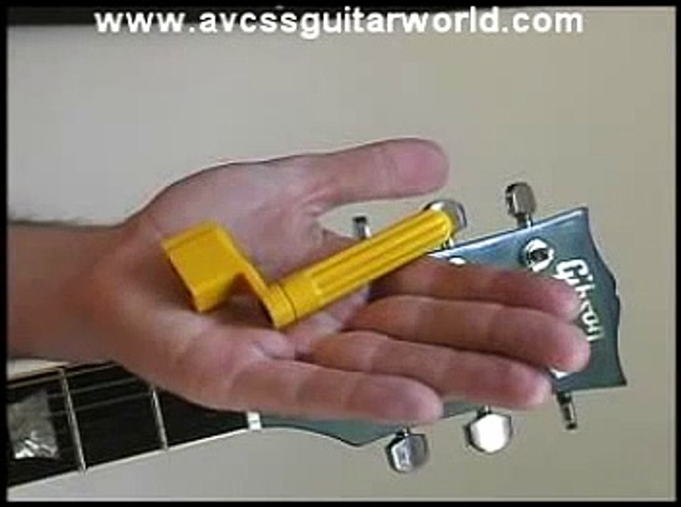 Easy Guitar Lesson - Learn How to use a String Winder - Basic Example