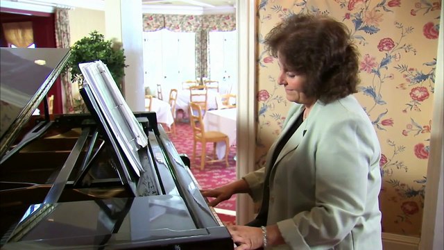 1)	For Piano solo (Johannes Brahms) Waltz in B major Valse en si majeur