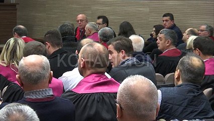 Pse gjykatësit nuk po i duan gazetarë në sallë