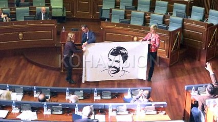 Krejt çfarë u tha sot për Astrit Deharin në Kuvend