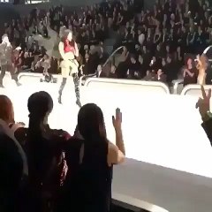 Gigi Hadid Victoria Secrets Show 2016