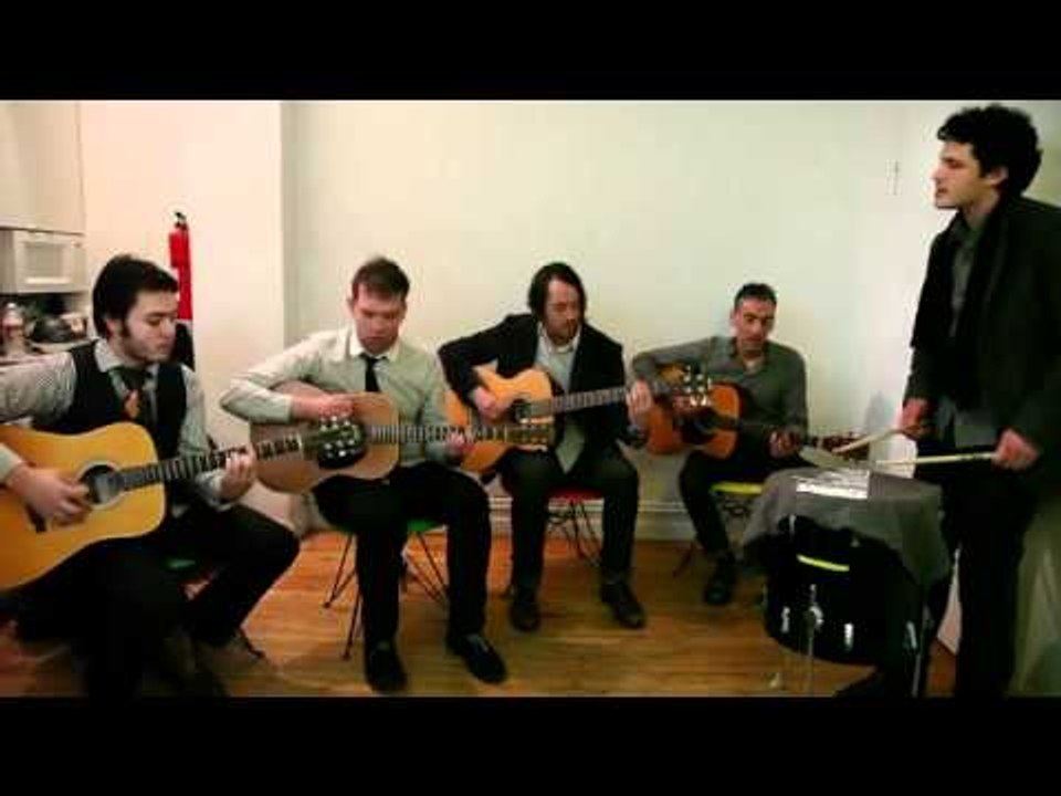 Kitchen Concert: "Old Friend" by Cavemen