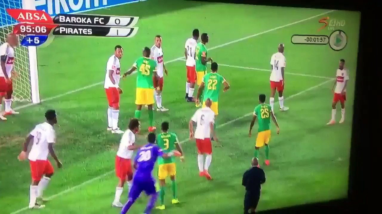 Baroka FC's goalkeeper scored incredible last minute bicycle kick equaliser in South African Premier Division!