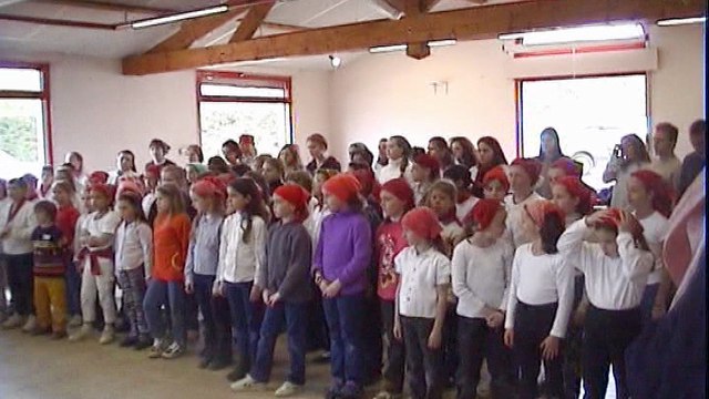 Chanteries ACJ Beaujolais Week-end Musiques africaines à Macon 5-6 mai 2001