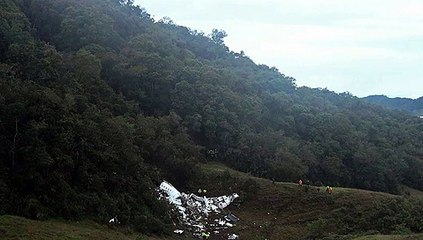 Diálogo entre la torre de control y piloto del vuelo de Lamia que trasladaba a Chapecoense