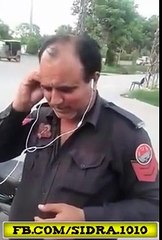 پولیس والے نے کیا خوب گایال